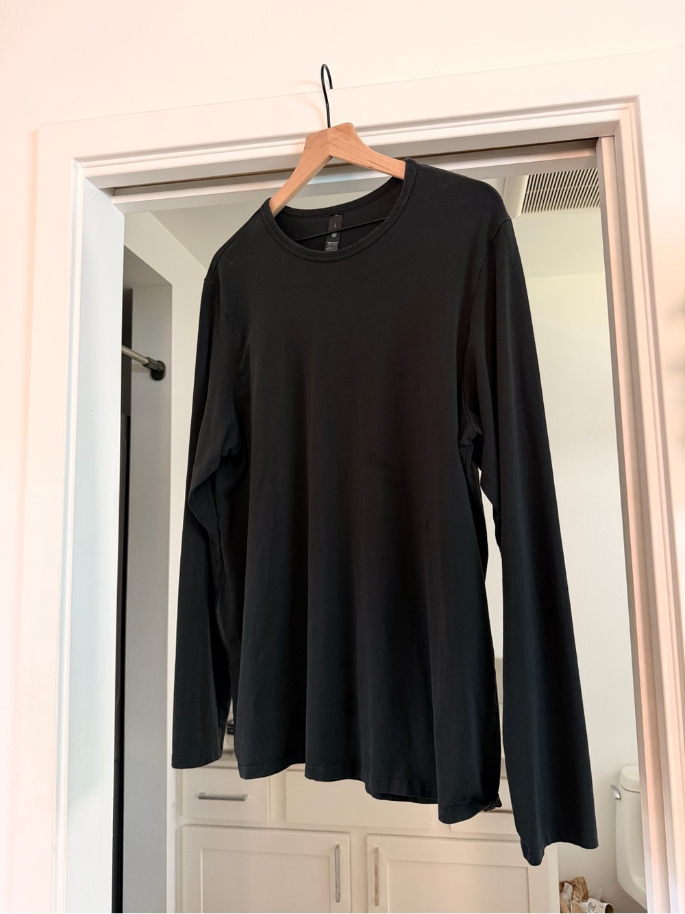lululemon Men's Black Long Sleeve organic cotton classic fit tee